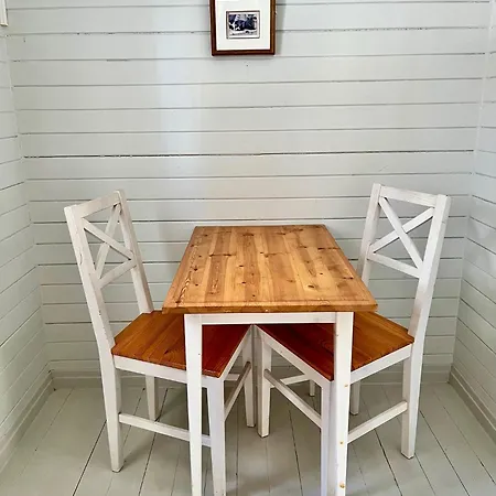 Vuohensaari, Rantatalo 4 *